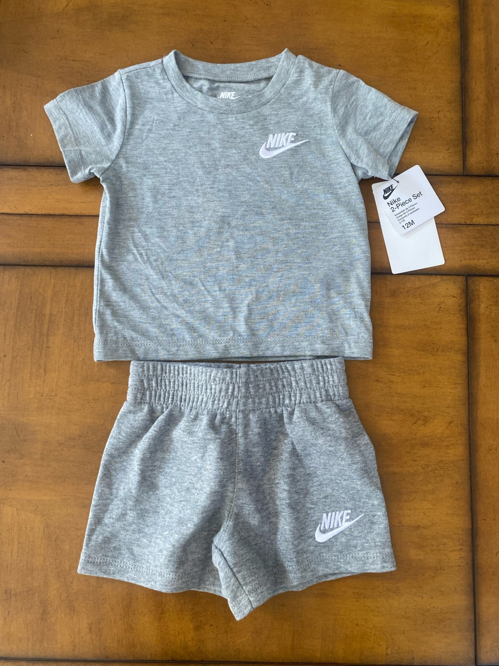 NWT Nike‎ Grey Baby 2-Piece Tee & Shorts Set 12 Months